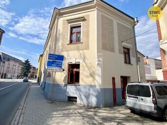 Nabízíme Vám k dlouhodobému pronájmu komerční prostory o cel