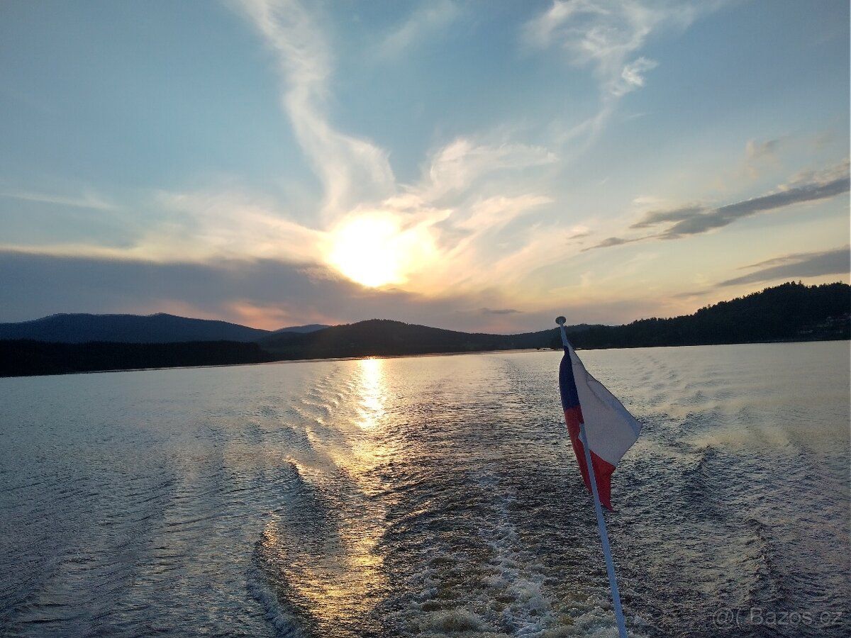 Prodám přímo v jachetním přístavu Marina Lipno kotevní místo