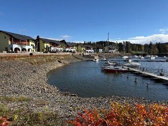 Prodám přímo v jachetním přístavu Marina Lipno kotevní místo