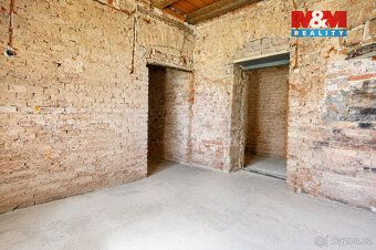 Nabízíme k prodeji rodinný dům, dříve zemědělskou usedlost v