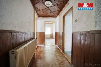 Nabízíme k prodeji rodinný dům v obci Podmokly u Sušice. Dům