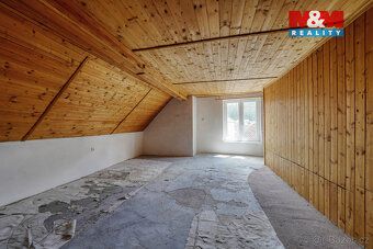 Nabízíme k prodeji rodinný dům v obci Podmokly u Sušice. Dům