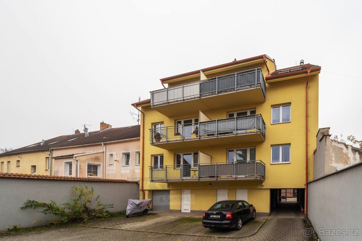 Nabízíme parkovací stání o velikosti 14 m², které se nachází