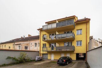 Nabízíme parkovací stání o velikosti 14 m², které se nachází