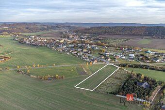 Prodej, pozemky/bydlení, 5113 m2, Tmaň, Beroun [ID 85633]
Na