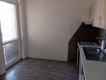 Pronájem bytu 2+1 o výměře 72 m² ve 2.patře domu na ulici Bř