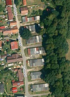 Nabízím k pronájmu udržovanou a čistou garáž o výměře 18 m² 