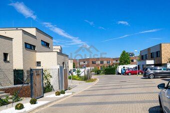 Ev.č. 01816 Nabízíme k prodeji moderní rodinný dům z roku 20