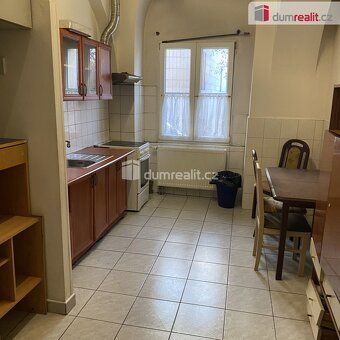 +popl. 2000, , Pronájem pokoje 15m², Praha 8, Zenklova. V pr