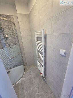 Pronájem luxusního prostorného nového bytu 2KK + balkon, zah