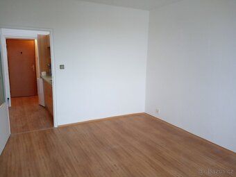 Pronájem bytu o výměře 28 m² s balkonem ve 4. patře domu na 