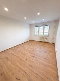 Pronájem bytu o výměře 28 m² s balkonem ve 4. patře domu na 