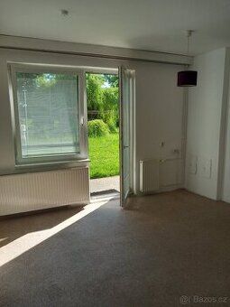 Pronájem bytu o výměře 28 m² s balkonem ve 4. patře domu na 