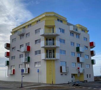 Pronájem bytu o výměře 28 m² s balkonem ve 4. patře domu na 