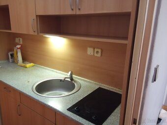 Pronájem bytu o výměře 28 m² s balkonem ve 4. patře domu na 