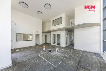 Nabízíme k prodeji komerční areál s širokým využitím pro výr