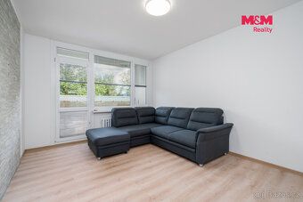 Nabízíme k prodeji družstevní byt 2+1 se zasklenou lodžií v 
