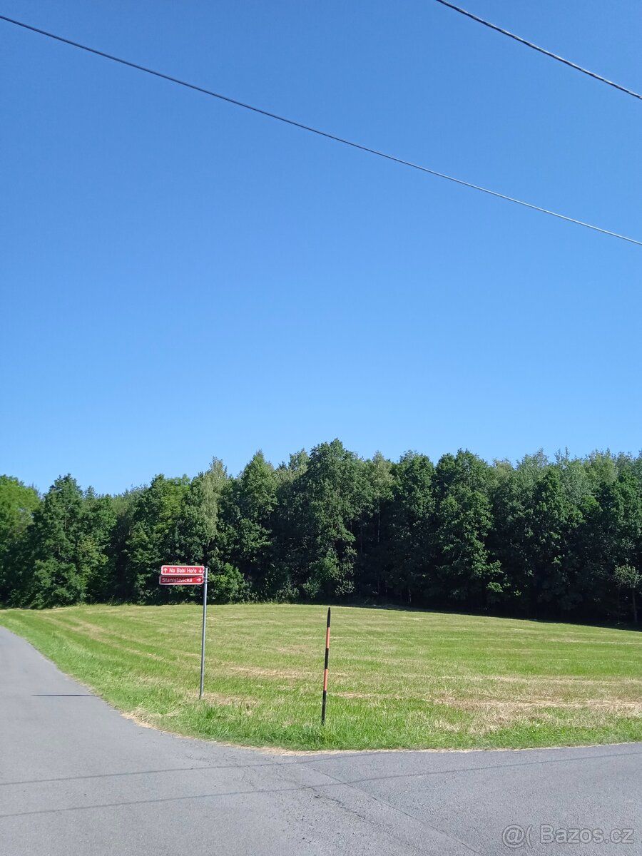 Prodáme exkluzivní ucelený stavební pozemek o výměře 3900 m²