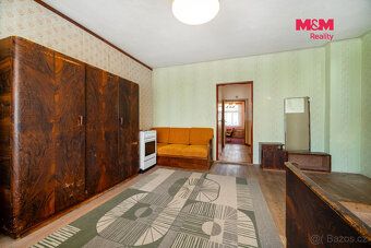 Nabízíme k prodeji samostatný rodinný dům o dispozici 4+1 v 