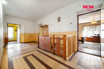 Nabízíme k prodeji samostatný rodinný dům o dispozici 4+1 v 