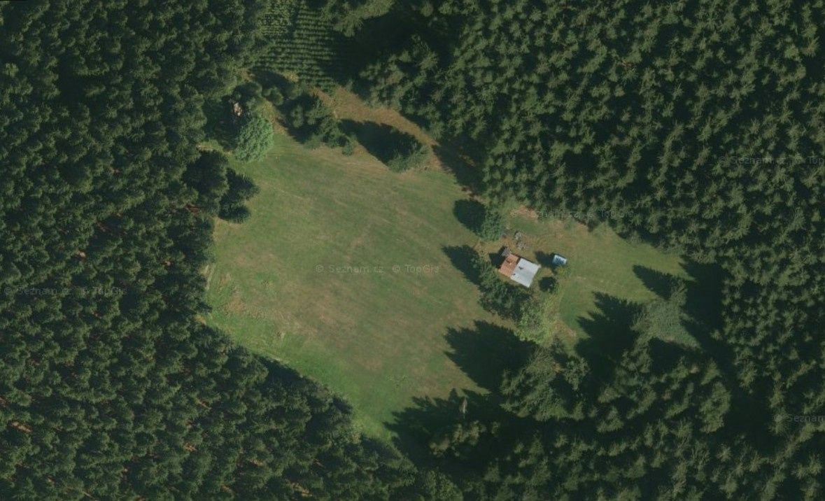 Měl bych zájem o objekt na samotě, s výhledem, civilizační v