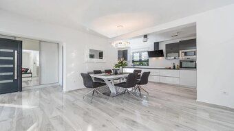MODERNÍ WELLNES VILA - PRIVLAKA
750.000 eur + poplatky
Tato 