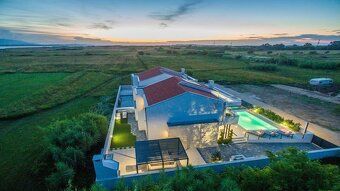 MODERNÍ WELLNES VILA - PRIVLAKA
750.000 eur + poplatky
Tato 