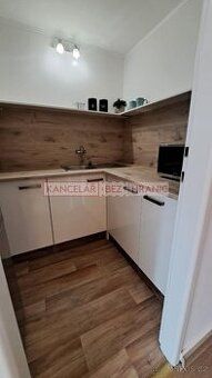 Ev.č. ZL04760 Nabízíme k pronájmu menší nezařízený pokoj v k