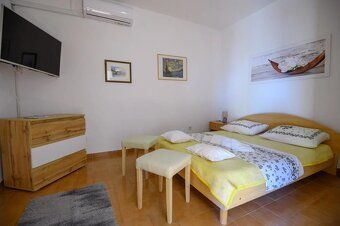 APARTMÁNOVÝ DŮM - PRIVLAKA MOŘE 80 M 570.000 eur + poplatky 