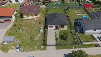 K prodeji nabízíme stavební pozemek o velikosti 812 m² v obc