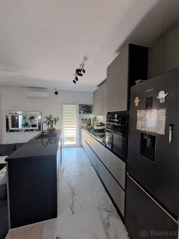 DUM NA PRODEJ - SEVID - 70M OD MOŘE CENA 420.000 eur + popla