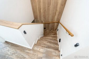 Nabízíme k dlouhodobému pronájmu moderní řadový rodinný dům 