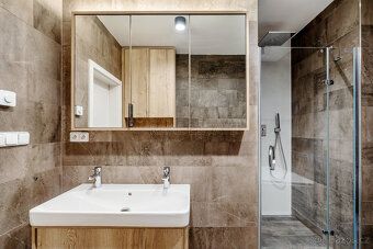 Nabízíme k dlouhodobému pronájmu moderní řadový rodinný dům 