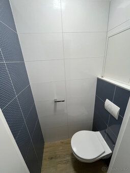 K dlouhodobému podnájmu nabízíme moderní byt po kompletní re