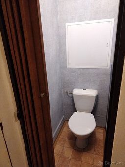 Prodám byt 2+1 ve čtvrtém nadzemním podlaží cihlového domu b