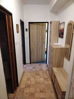 Prodám byt 2+1 ve čtvrtém nadzemním podlaží cihlového domu b