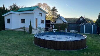 Prodám rekreační chatu u Chocně,38km od HK.Chata se nachází 
