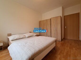Ev.č. 02933 Nabízíme k pronájmu prostorný světlý byt o dispo