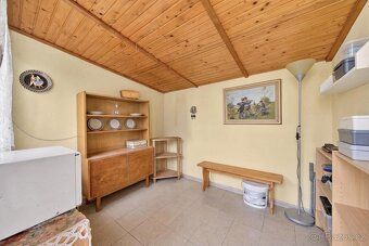 Nabízíme k prodeji udržovanou zahradu o výměře 386m2 v atrak
