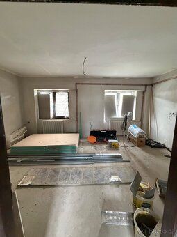 Prodám rodinný dům k rekonstrukci,pozemek 1000m2 Dva sklepy,