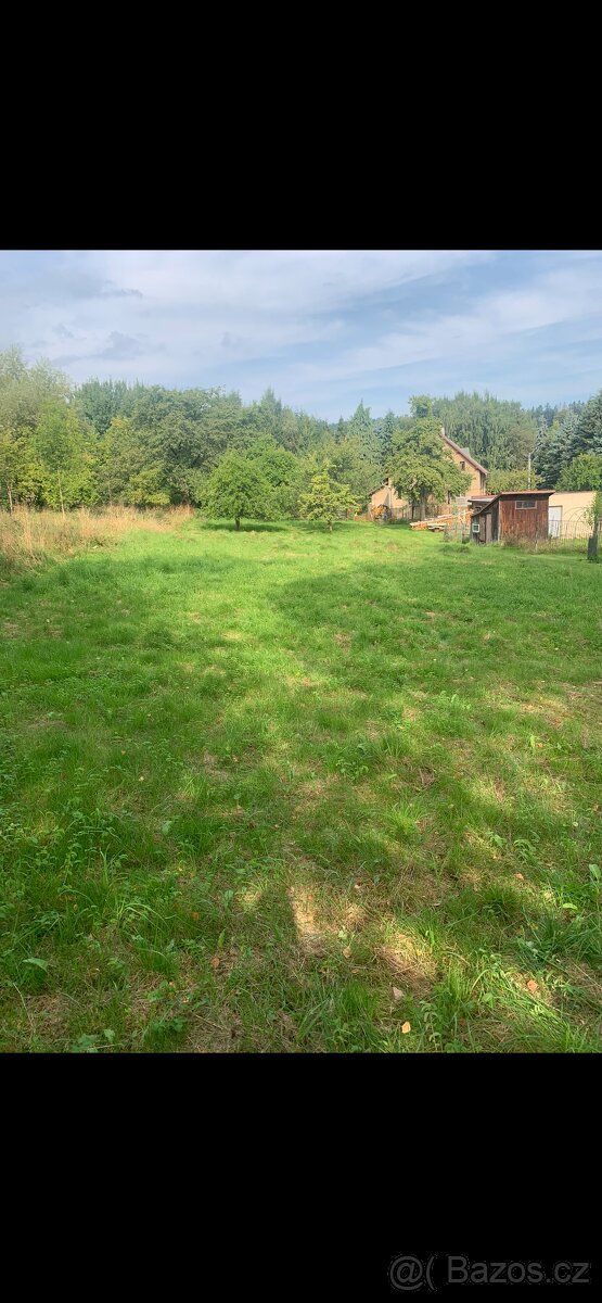 Stavební pozemek 921 m² v Jistebsku – klidná lokalita Jizers