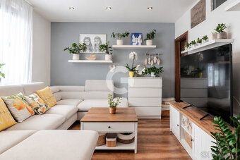 Prakticky řešený byt 3+1 v klidné části Zlína – Mladcová
Hle