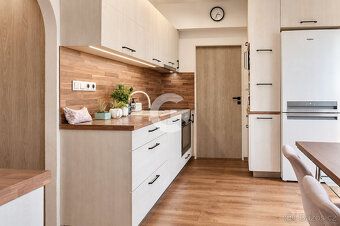 Prakticky řešený byt 3+1 v klidné části Zlína – Mladcová
Hle