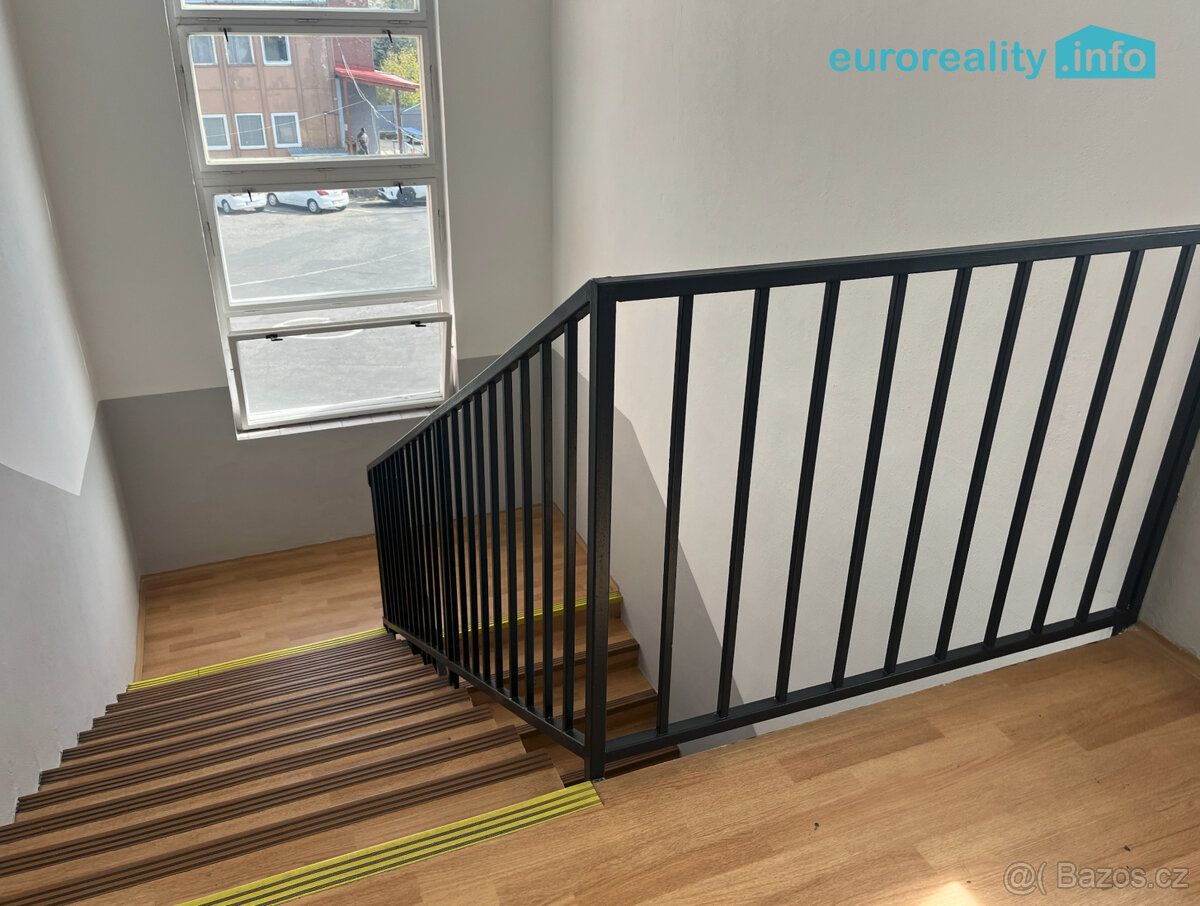 Pronájem kancelářských prostor o rozloze 20 m2 až 80 m2, Mar