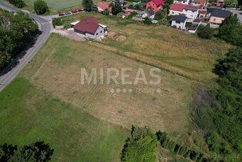 Nabízíme Vám prodej pozemku 838 838 m² v obci Kosmonosy, okr