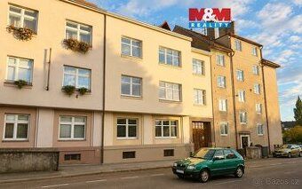 Byt1+2, přízemí jednopatrového domku, cca78m2.Nový plynový k