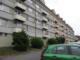 Byt1+2, přízemí jednopatrového domku, cca78m2.Nový plynový k
