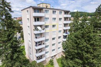 Byt1+2, přízemí jednopatrového domku, cca78m2.Nový plynový k