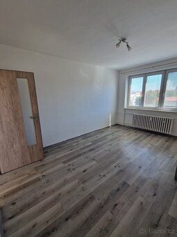 Byt 2+1 k pronájmu, 54,5 m2, Smetanova, Znojmo, 4.NP bez vyt
