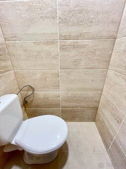 Nabízíme k pronájmu nezařízený, světlý byt 1+1 o výměře 39m2